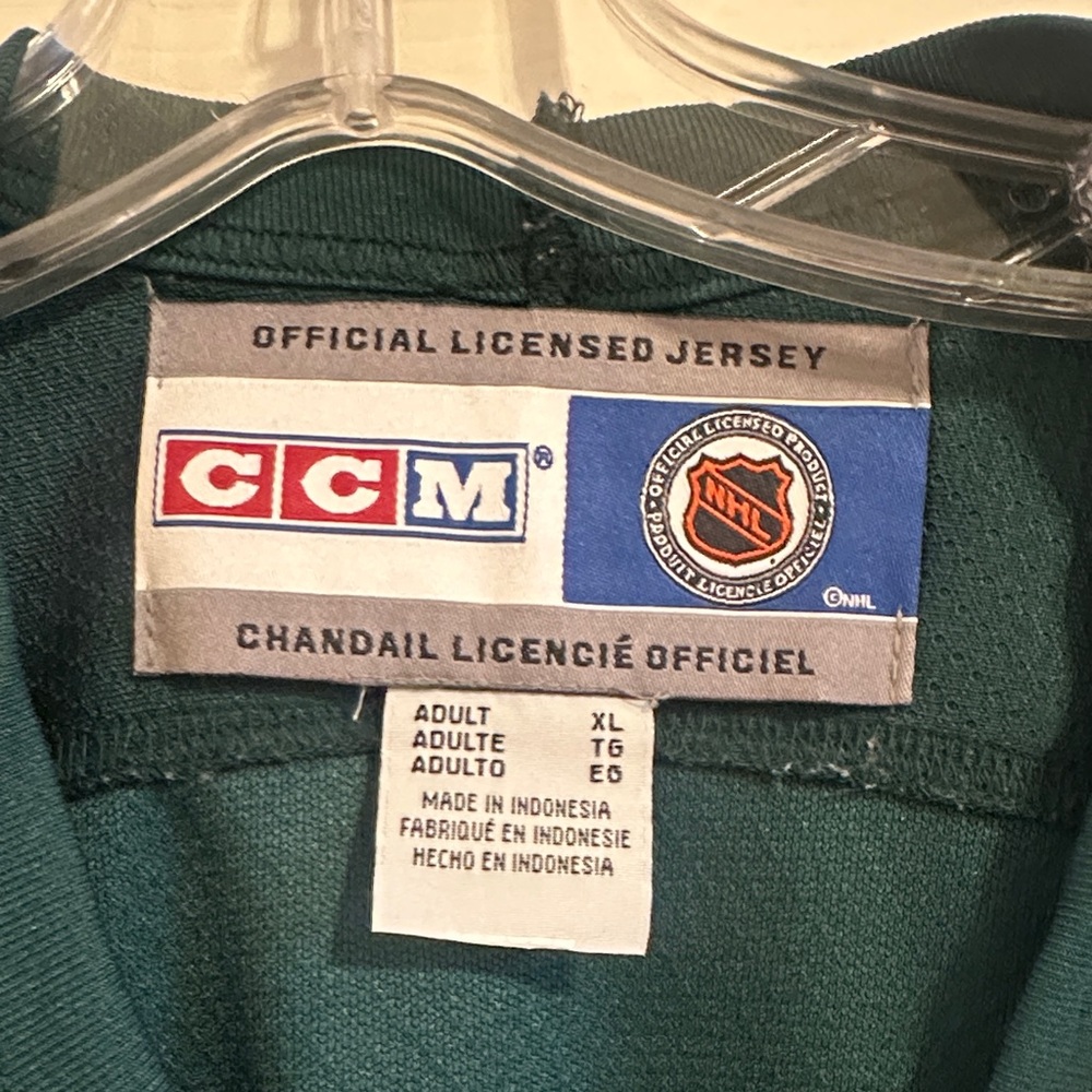 CCM Dallas Stars Jersey in Green and Gold - Picture 3 of 3